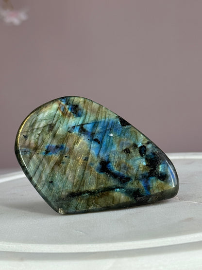 Labradorite free-form (D)