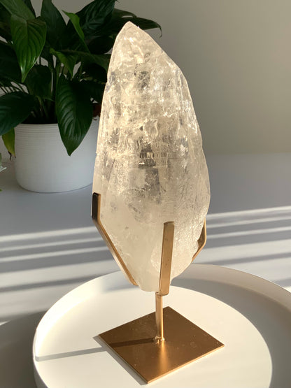 Light Citrine Quartz Tower – Self-Healed • Abundance & Renewal