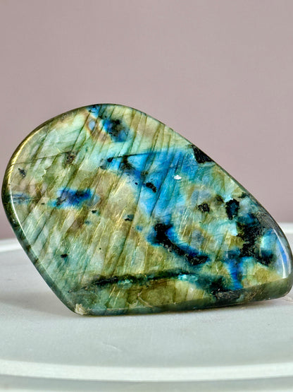 Labradorite free-form (D)