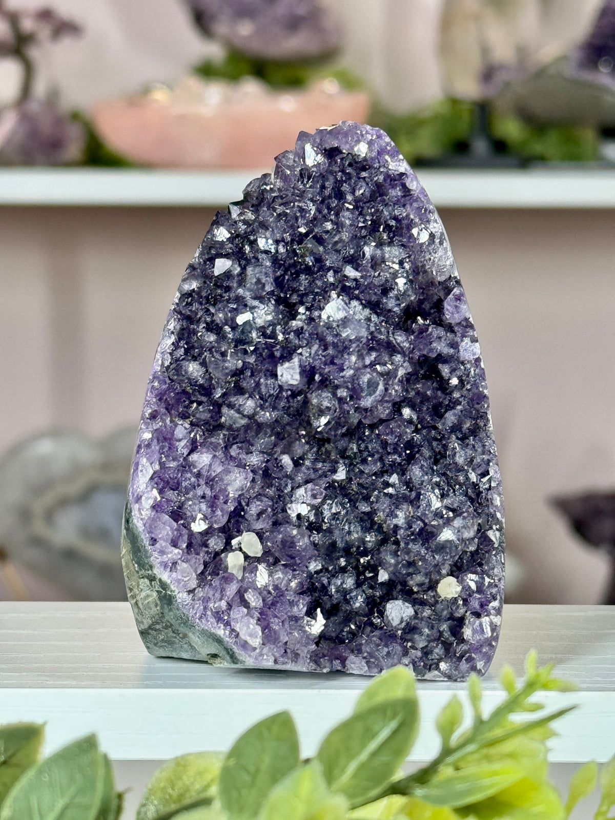 Deep purple Uruguay amethyst cut-base | z