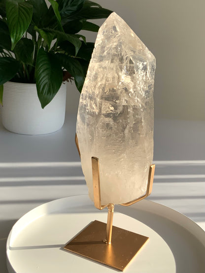 Light Citrine Quartz Tower – Self-Healed • Abundance & Renewal