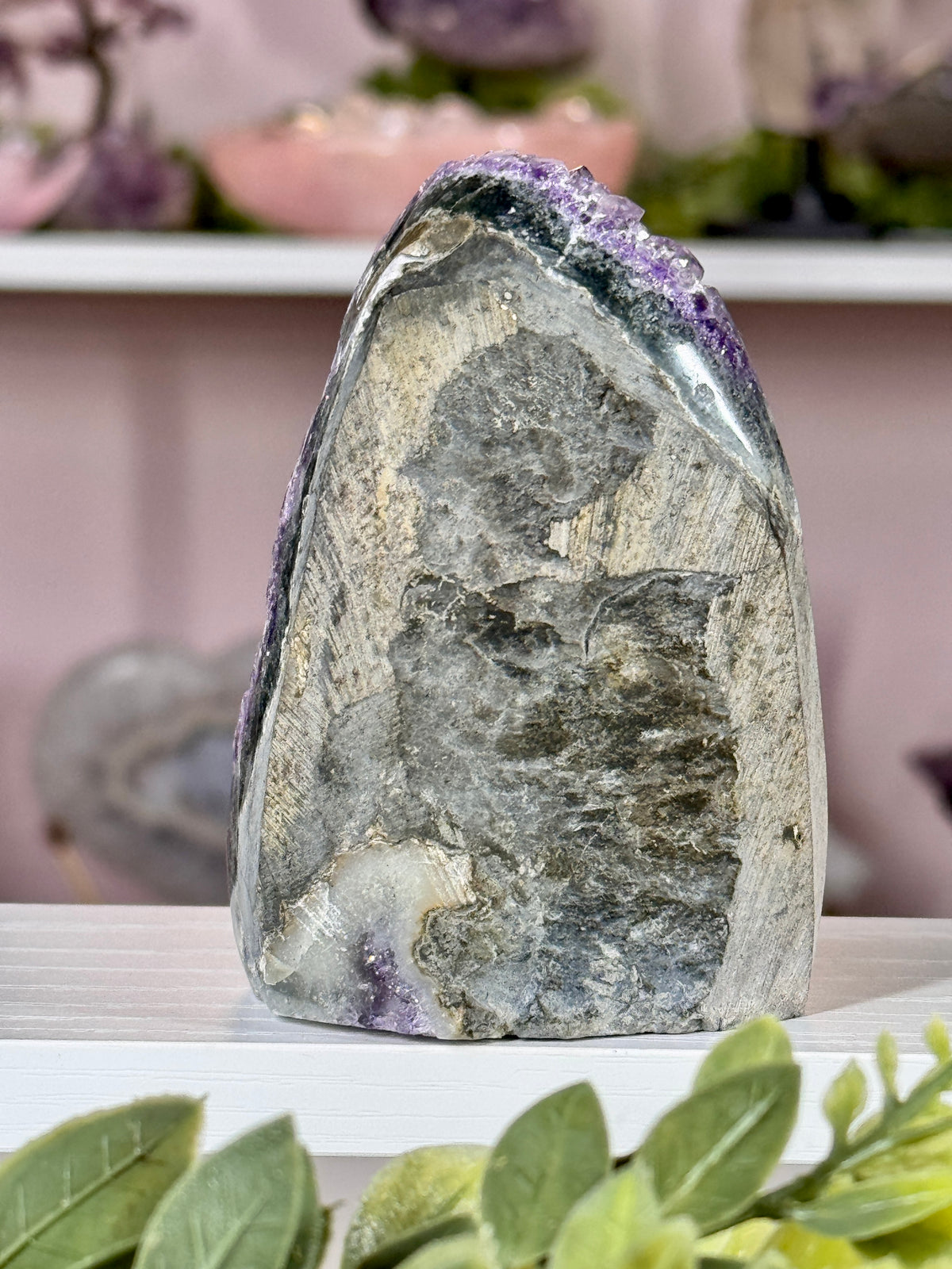 Deep purple Uruguay amethyst cut-base | z