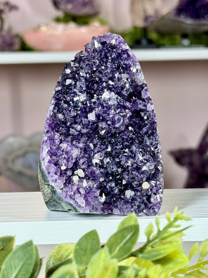 Deep purple Uruguay amethyst cut-base | z