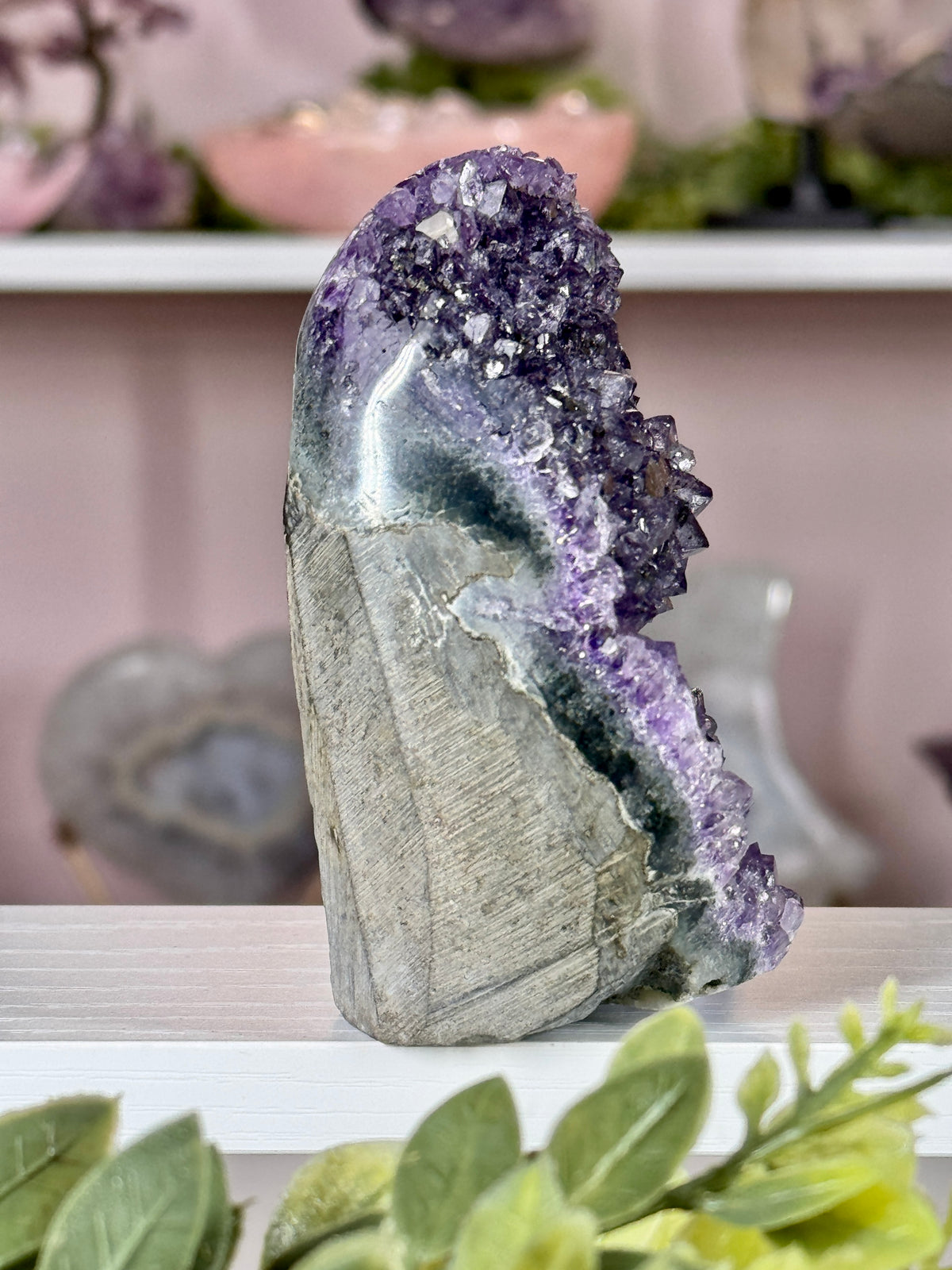 Deep purple Uruguay amethyst cut-base | z