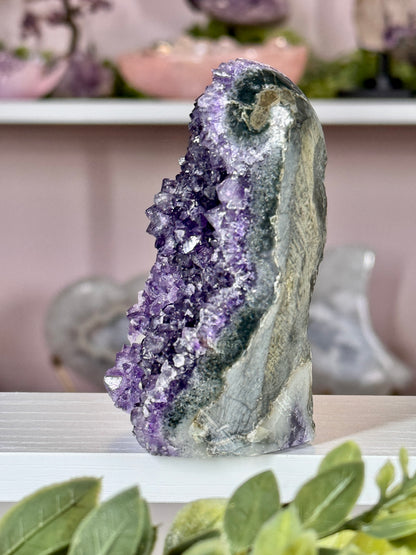 Deep purple Uruguay amethyst cut-base | z