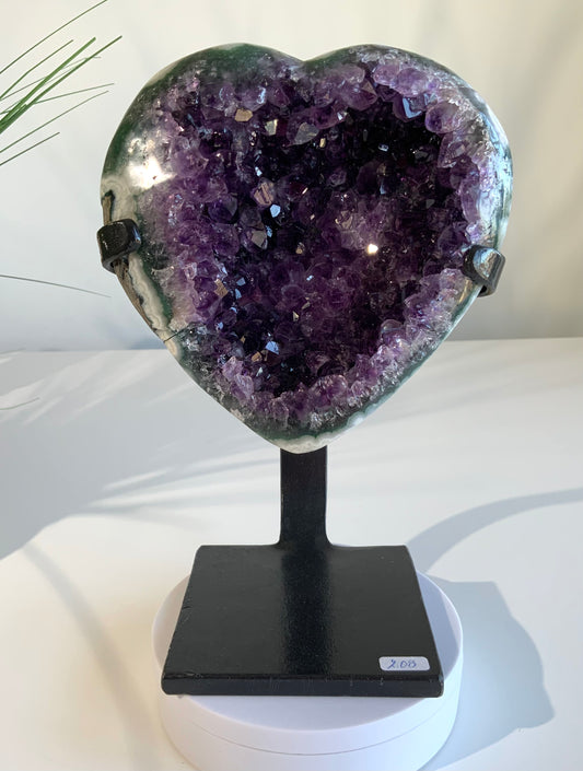 amethyst heart on stand