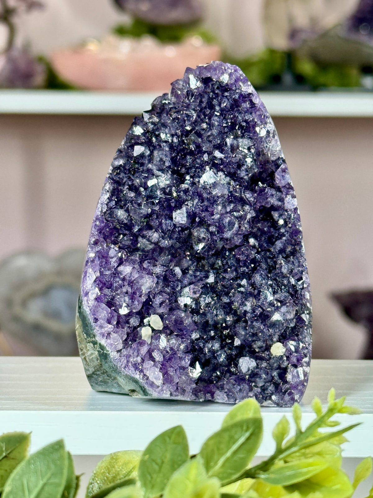 Deep purple Uruguay amethyst cut-base | z