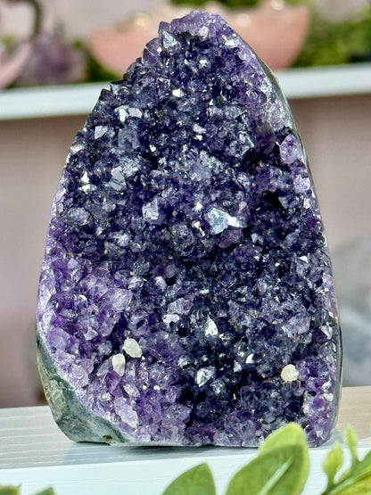 Deep purple Uruguay amethyst cut-base | z