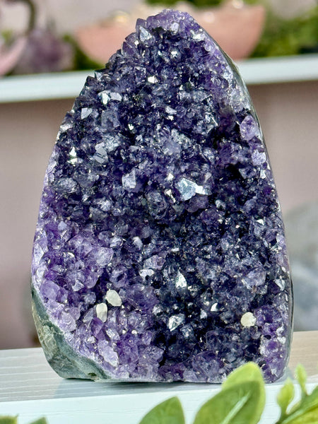 Deep purple Uruguay amethyst cut-base | z