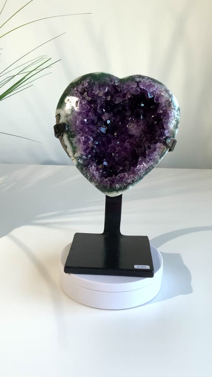 💜 Uruguay Amethyst Heart on Stand