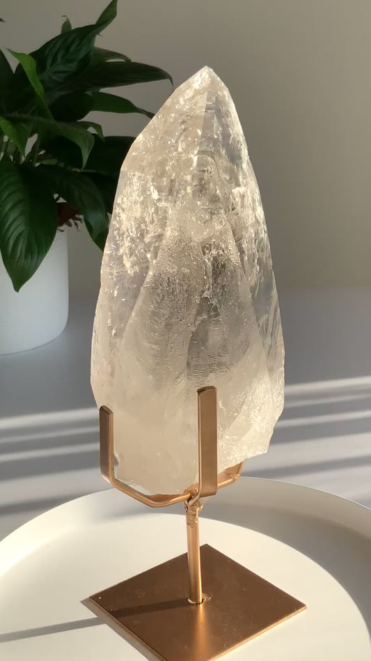 Light Citrine Quartz Tower – Self-Healed • Abundance & Renewal